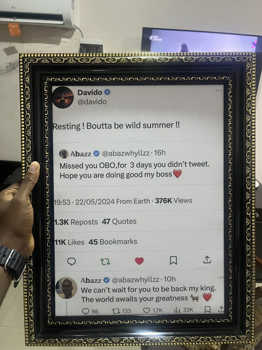 abazwhyllzz's tweet photo. Framed to show my future kids.

I Stan Davido the biggest artist the African Music industry has ever produced 🏆🐐✊🏿 https://t.co/9UBnq0EnFJ