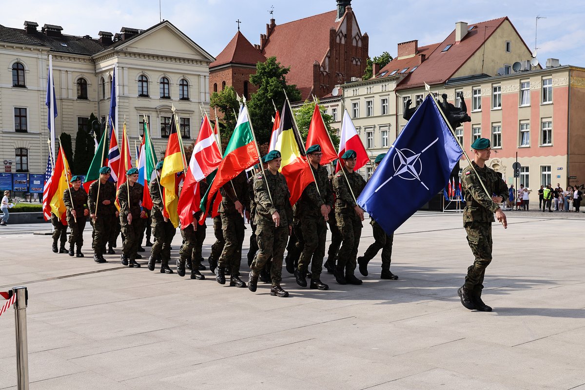 Happy 2⃣0⃣th Anniversary to the Joint Force Training Centre! @NATO_JFTC is a shining example of @NATO's dedication to operational excellence and a culture of innovation & readiness. Congratulations on 2⃣0⃣ years of excellence! 🔗act.nato.int/article/jftc-c… #WeAreNATO