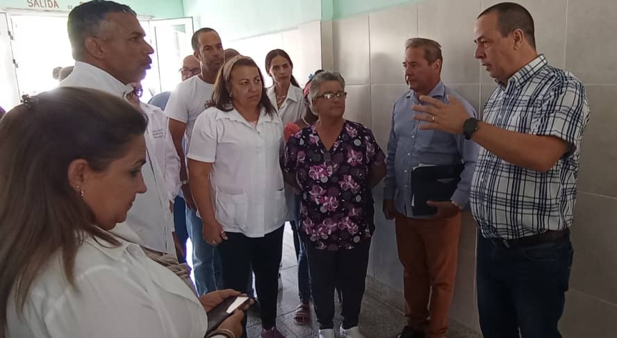 🇨🇺 En visita Gubernamental a #Mayabeque, este jueves recorrimos áreas del Hospital General "Aleida Fernández", del municipio de Güines.

Reconocimos el esfuerzo de sus trabajadores para respaldar servicios vitales, aun en medio de los problemas estructurales que allí existen.