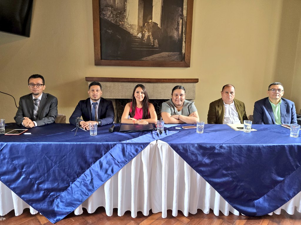 FESPAD_sv's tweet photo. "Los derechos humanos en los países de la región representan cada vez menos
límites al poder, pues son inobservados y vulnerados desde la misma institucionalidad", expresaron las organizaciones @apoyomutuo @CentroCDH @ciprodeh1 #Conadehupa y @FESPAD_sv. https://t.co/fmbiEFGWv9