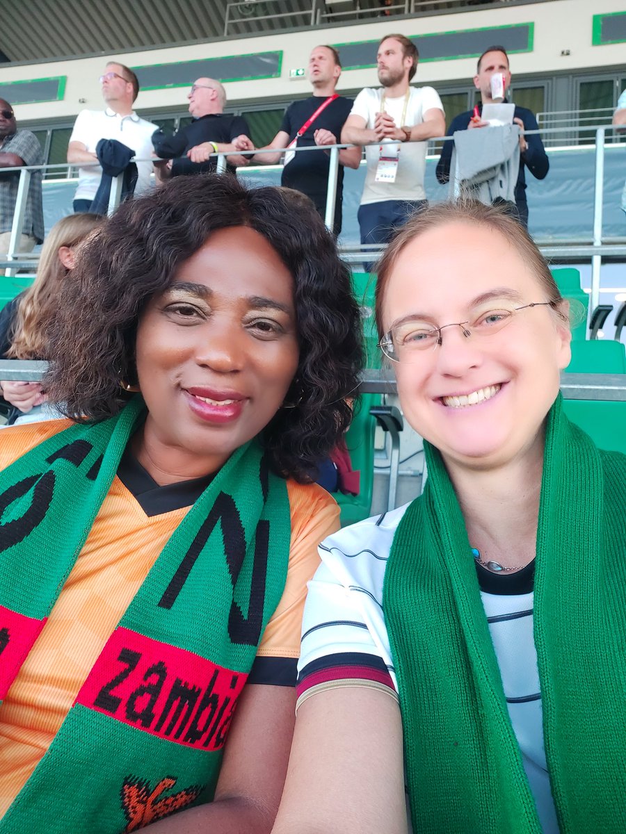 #WomenInDiplomacy!

Yesterday, my colleagues in @GermanyDiplo bid farewell to Dorcas, Deputy Head of Mission of the Embassy of #Zambia in #Berlin.

We had a great time last summer watching the #CopperQueens in #Germany (despite our defeat).

Hope to see you soon back in Lusaka!