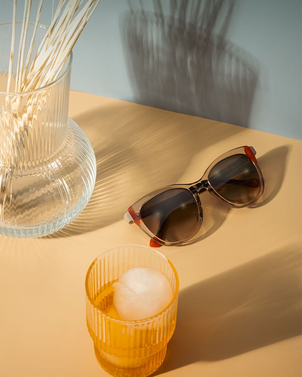 PalomeraOpticos's tweet photo. 👓 🕶
#YaleaEyewear aporta la combinación perfecta entre belleza y elegancia.
Un diseño de #gafas que potencian tu #personalidad.
💯
#estilo #moderno #lujo #diseño #sofisticado #glamour #moda2024 #looks
#yalea #gafasyalea #Derigo
Las tienes en #PalomeraOpticos #metromislata https://t.co/nXr5X157Os