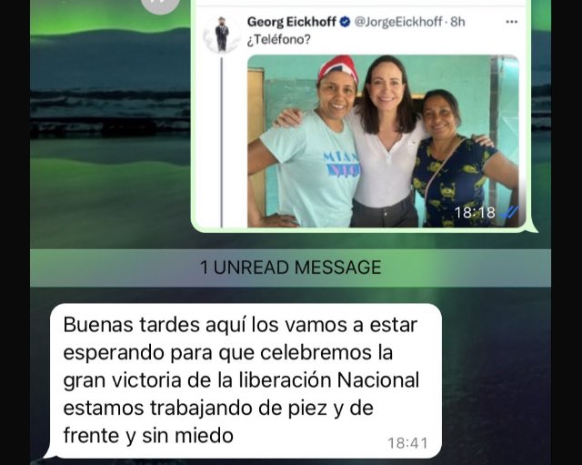 @LuisTrincado @MariaCorinaYA No tardó mucho poder establecer contacto con Corozo Pando. Parece que, de momento, ellas solo van a seguir trabajando de pie y de frente. — Quien pase por allá que coma empanadas. — Para celebrar la liberación Nacional, como ellas dicen, voy a ir hasta allá con mi esposa