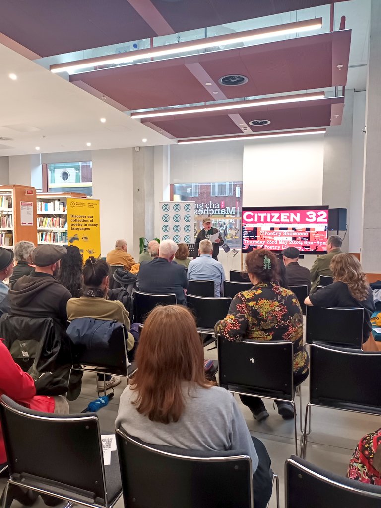 MahboobehMCR's tweet photo. This is HAPPENING, 'Citizen 32' event @McrPoetryLib , as part of #HardPressed project that I am proud to be working @cultureword with poetry, spoken work, zines and talking about the history of our kid Manchester and the brilliant magazines of Citizen 32. https://t.co/YtPsWH5wVY