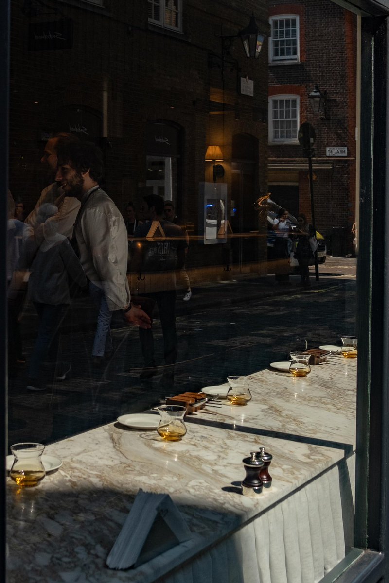 PiersMac's tweet photo. Spring street peeks pt 1. https://t.co/uo3Q95FuGe