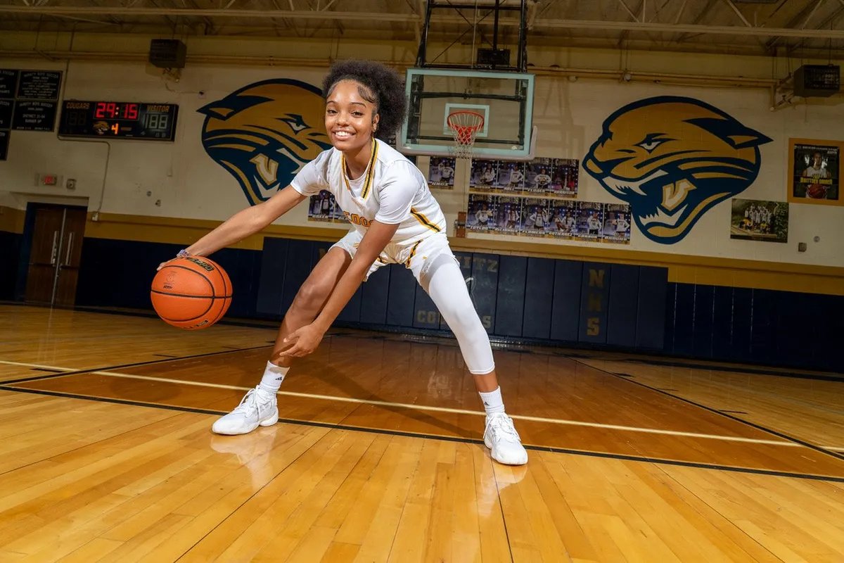 vypehouston's tweet photo. CLAWS OUT: Nimitz Cougars flexed in 2023-2024

As the school year wraps up for Aldine ISD, we look back at the athletes of the year for the Nimitz Cougars athletics!

READ:https://t.co/MwijAlt9CF