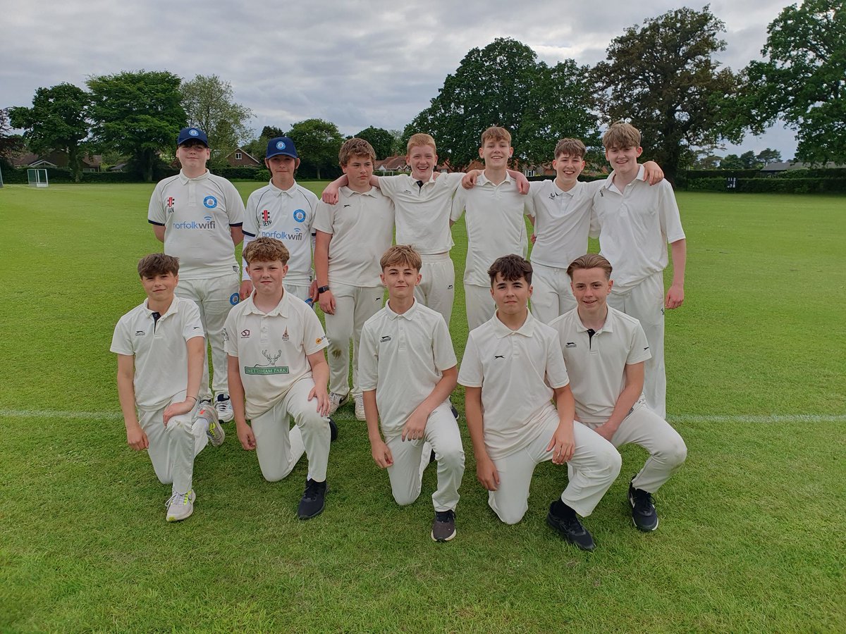 APHS_PE's tweet image. An entertaining and enjoyable afternoon for the @AldermanHigh U14 Cricket team over at @GreshamsSport today.
All got to bat and most bowled at least an over.
Some of the boys were taking part in a hardball match for the first time! #Howzat 🏏
Catch of the Day: Harry K 🙌🏼