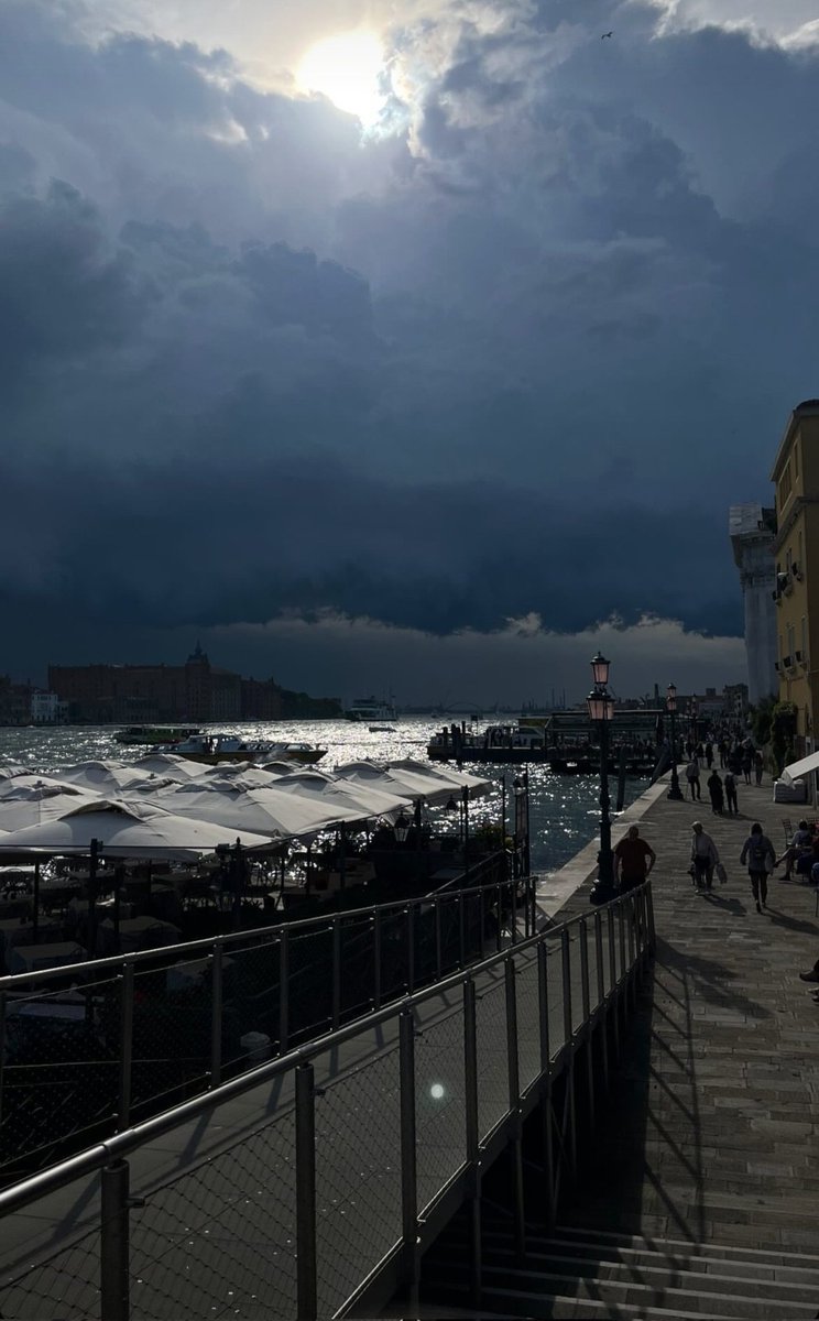 Anche stasera Venezia...ha dato spettacolo 😳😳😳😂😂😂