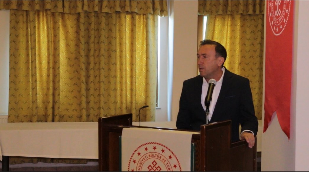 #KaramanArkeolojisi panelimizde bizlerle olan kıymetli hocalardan Dr. Öğrt. Ü. Ahmet İhsan AYTEK ile Arkeolog A. Göksenin GÜZEL, Müze Araştırmacısı İsmail ATCI, Arkeolog Bünyamin AKBULUT'a teşekkürler.
<a href="/TCKulturTurizm/">T.C. Kültür ve Turizm Bakanlığı</a>
<a href="/KaramanValiligi/">Karaman Valiliği</a>
<a href="/ermenek_Kaymkml/">Ermenek Kaymakamlığı</a>
@muzeler_dairesi
@kazardb