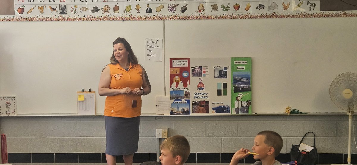 MonninBrent's tweet photo. Career Day at Chestnut!! https://t.co/eeXSljrMbN