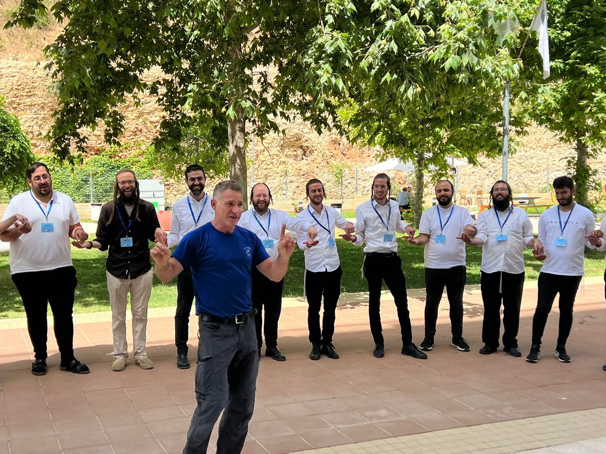 Yitzik Crombie tweet media