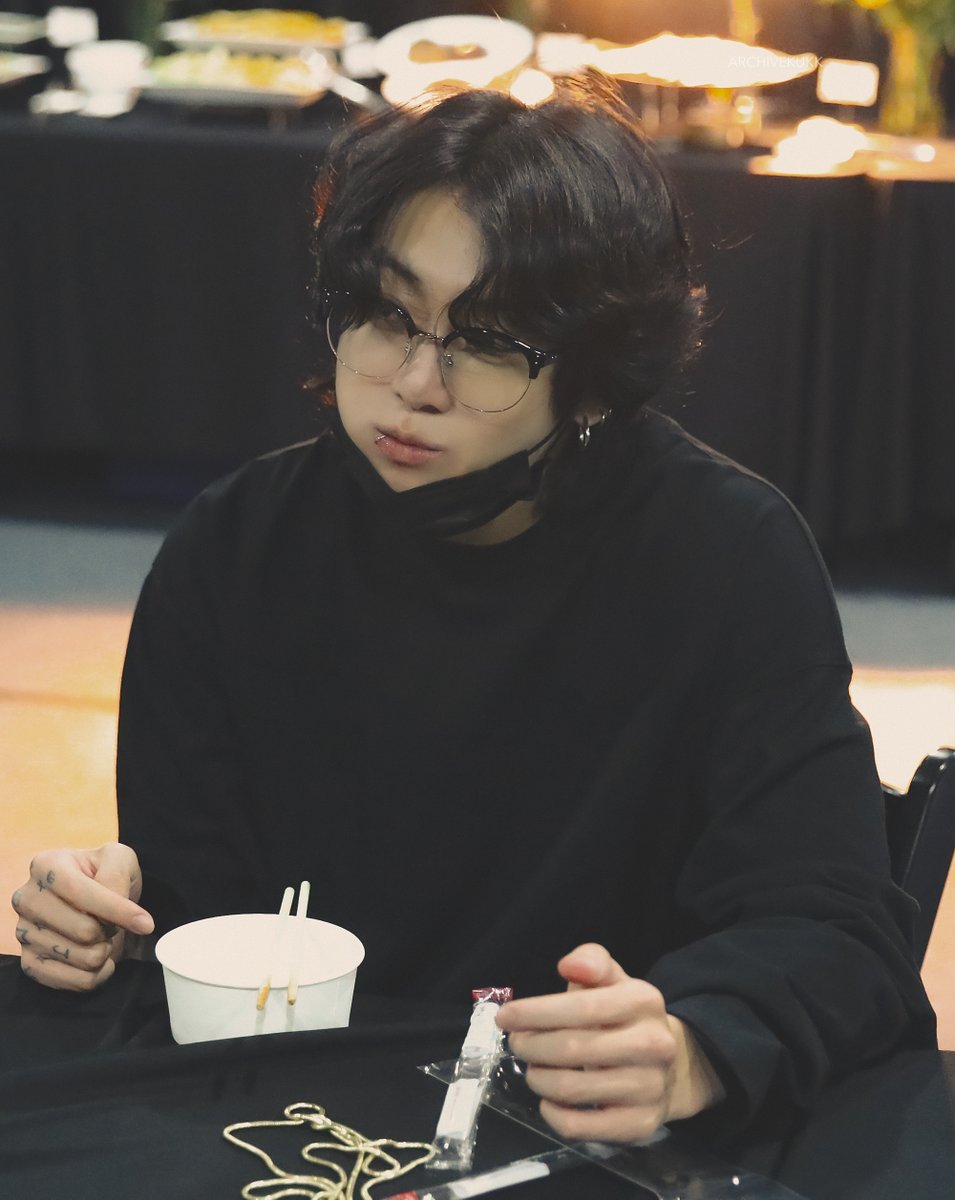 JUNGKOOK IN GLASSES😮‍💨💗