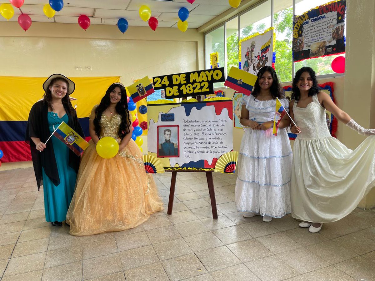 UEFCamposCoello's tweet photo. Gran celebración cívica de la gloriosa Batalla del Pichincha en la UEF Dr. Francisco Campos Coello @Educacion_Ec https://t.co/ftE26h0Lpk