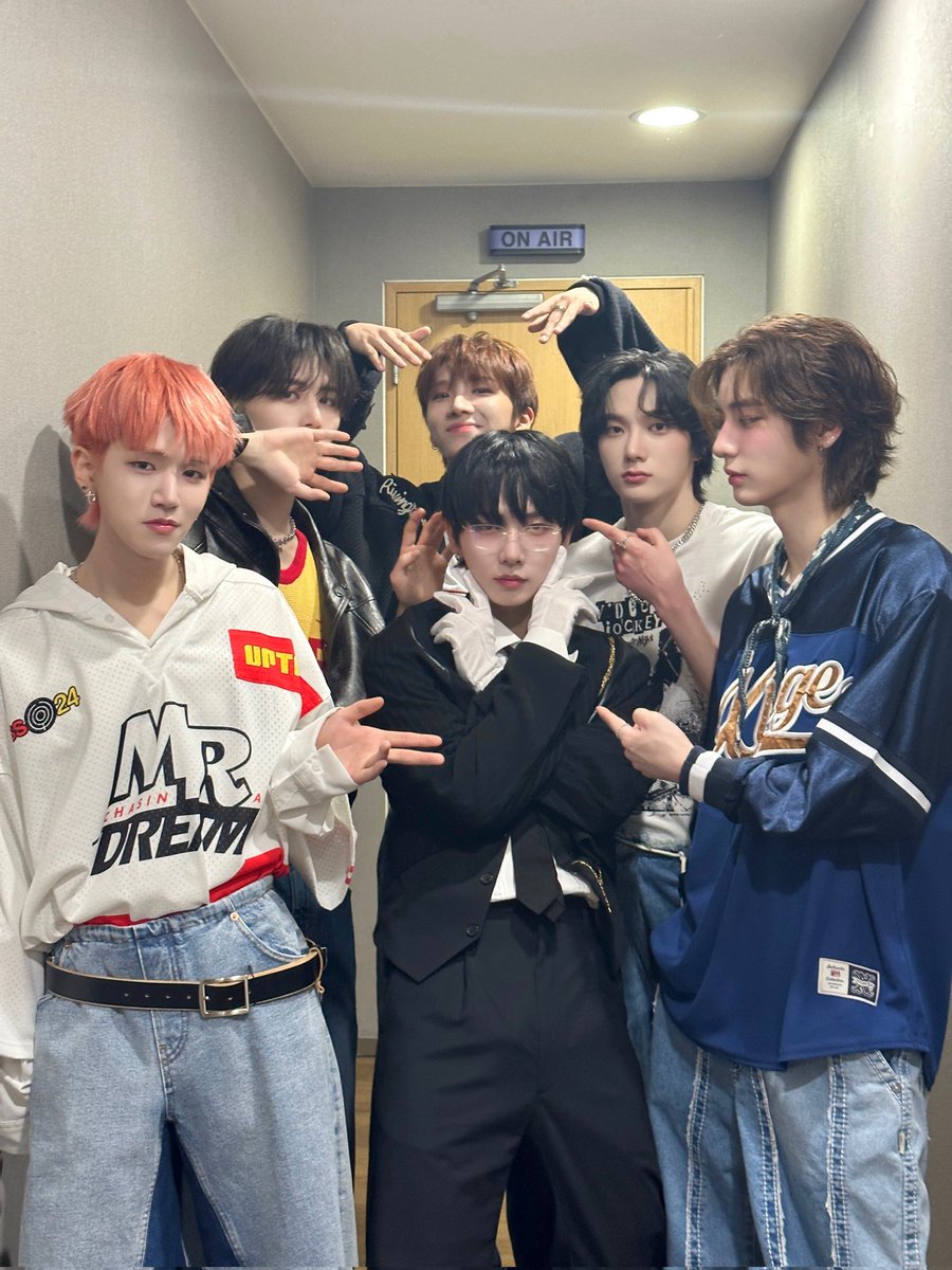 wosnhak's tweet photo. ᯓ ᡣ𐭩 What a night to remember! We just finished performing our new song "Earth, Wind, and Fire" at M Countdown, and I’m still buzzing with excitement! massive shoutout to our incredible leader, Jaehyun, who totally killed it as the MC! https://t.co/HlmTOQKlYA