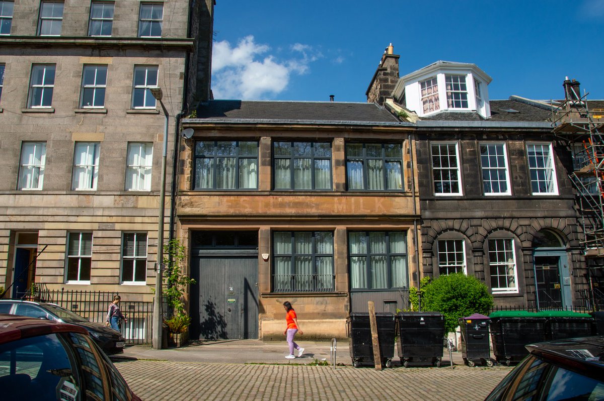 Nestle's Milk

#leith #edinburgh #scotland #scottishsun #streetphotography #nikond3200