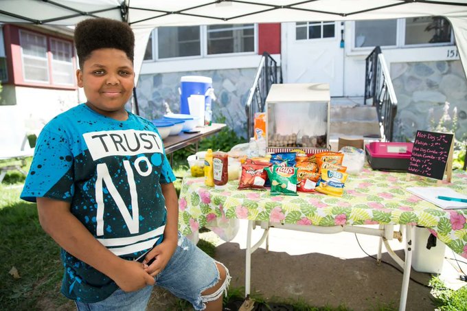 fasc1nate's tweet photo. In 2018, 13-year-old Jaequan Faulkner started a small business selling $2 hot dogs with $1 sodas and chips from a stand in front of his house in Minnesota.  

But his small business was in jeopardy after someone reported him to the Minneapolis Health Department.  Impressed by the young man’s drive, health inspectors decided to teach the young entrepreneur about proper food handling to assist him in getting his hot dog stand up to code.  

The teen’s stand passed inspection, and it was the inspectors themselves who paid the $87 fee for his “short-term food permit."