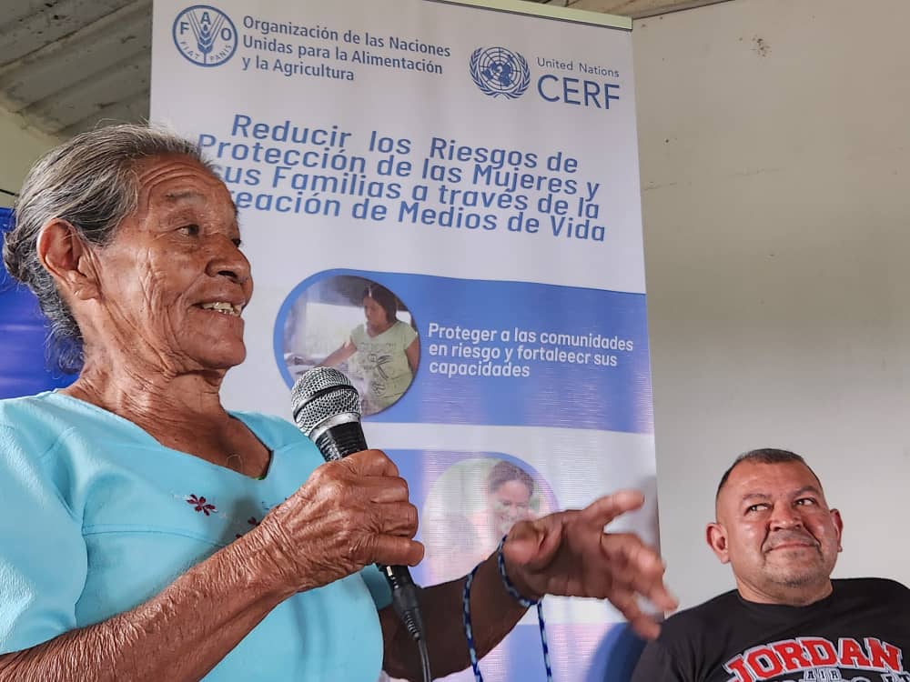 FAO_Venezuela's tweet photo. Las comunidades de Kumarakapai y San Ignacio, estado Bolívar, aprobaron el Consentimiento, Libre, Previo e Informado #CLPI para la ejecución del proyecto que permitirá proteger a las mujeres indígenas y sus familias a través de la mejora de la #SeguridadAlimentaria
#UnaVidaMejor https://t.co/dnSN8ThVzZ