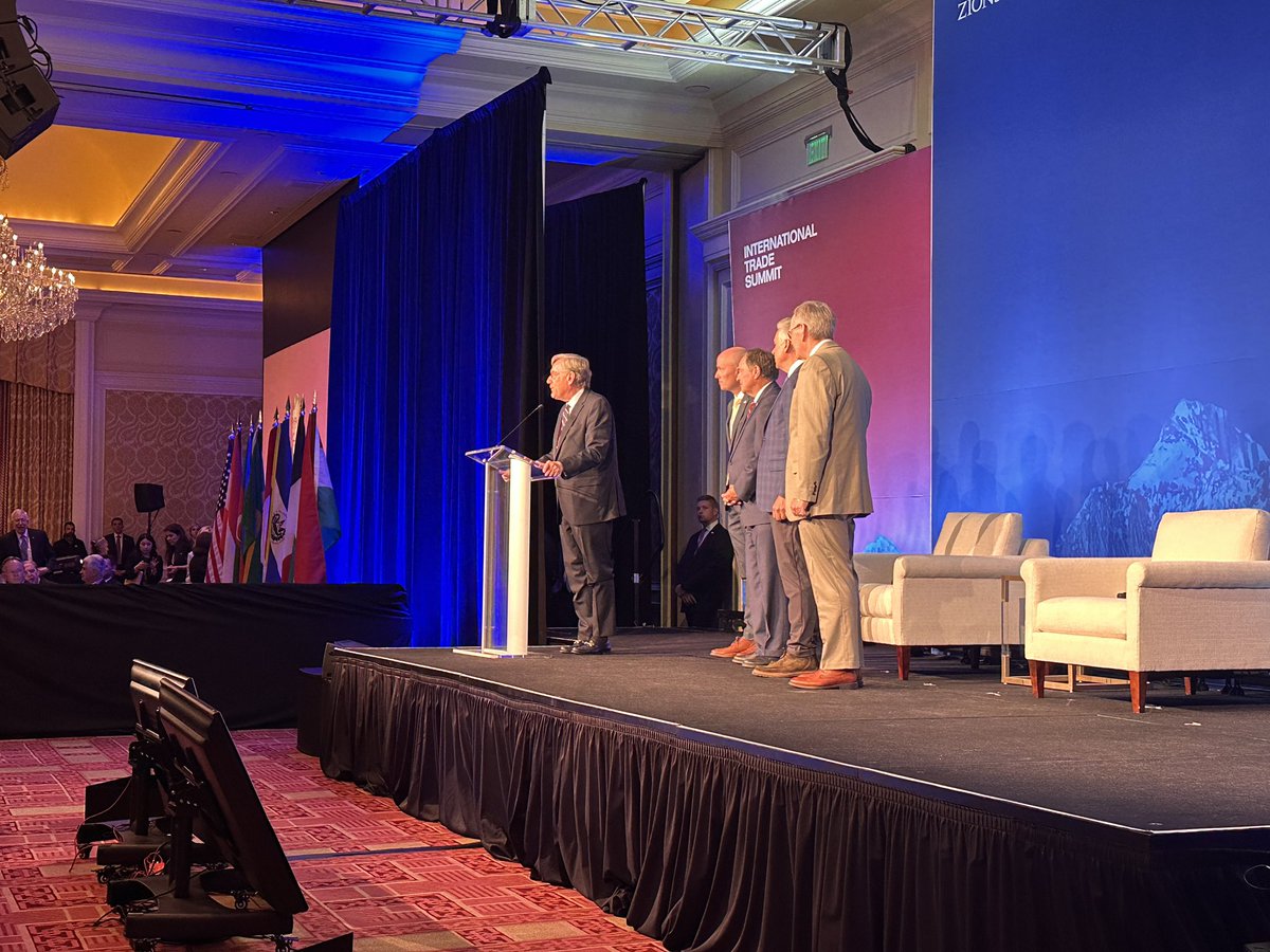 Here’s to Utah’s “unelected governor” @AScottAnderson! 🥂 Today, Scott was honored by the state’s four living govs. at the Crossroads of the World International Trade Summit. @ZionsBank #CWSummit2024