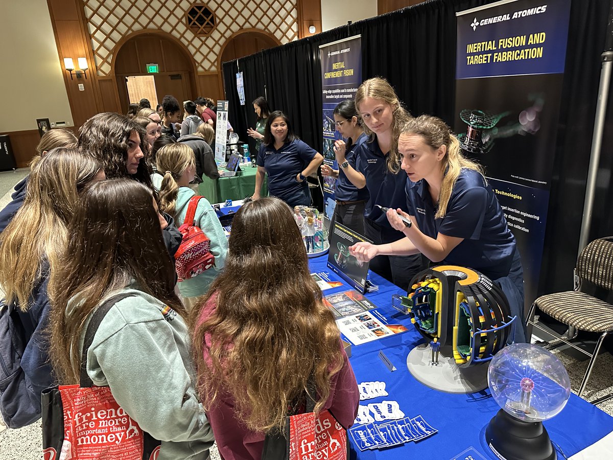 GaCareers's tweet image. Our female scientists and engineers had an incredible time speaking with 7th-10th grade girls at the Young Women&apos;s Conference in STEM - West, hosted by @PPPLab, last Friday at @SDSU!

Big thanks to those who stopped by our booth! 

#STEMeducation #STEMevent #WomenInSTEM #Physics