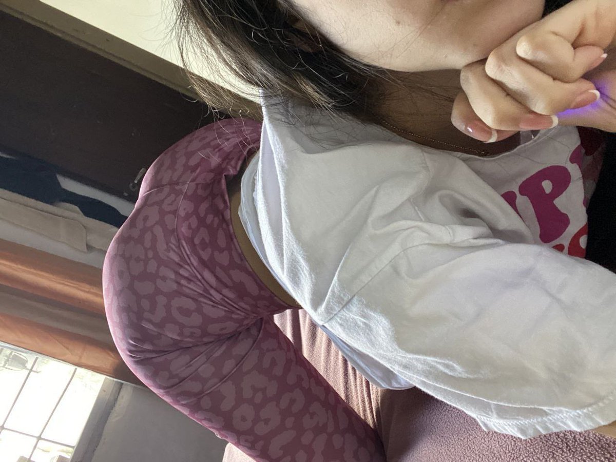 lidiakittyy's tweet photo. @musadosmeme I want you to treat me like this and also free use me to🤭 https://t.co/2IuLgKxTZ0