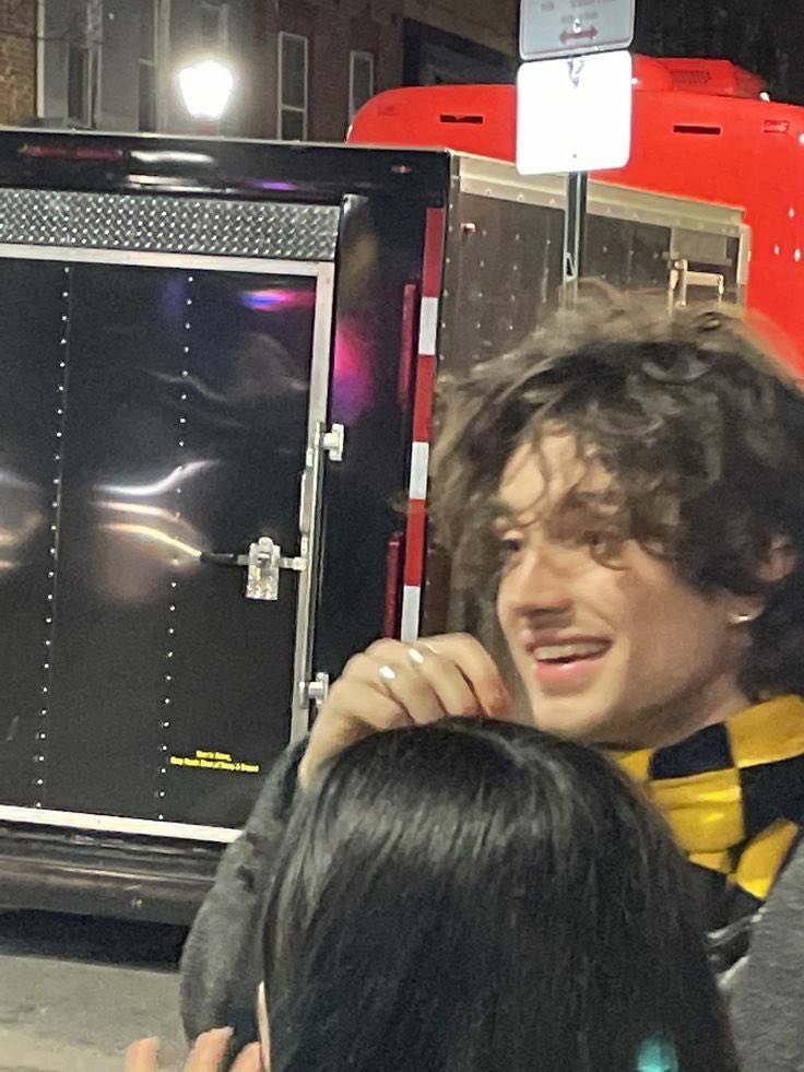 Daily Elijah Hewson (@eliluvrbot) on Twitter photo 