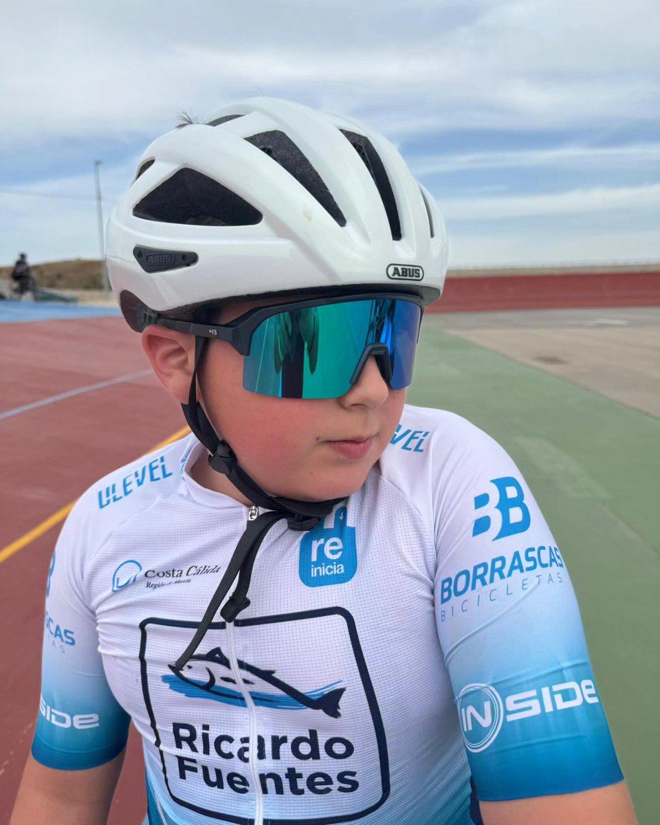 Valverde_Team's tweet photo. ✅ Jueves de escuelas en el Velódromo Alejandro Valverde de Molina de Segura 🌊💙
#ValverdeTeam #RicardoFuentes #ULEVEL #Abus2Ruedas #GrupoMarmo #HyundaiGasmovil #FordArcomovil #SuzukiAutoexcel #Reinicia #InsideShops #bicicletasborrascas https://t.co/HUwe9Q41Wq