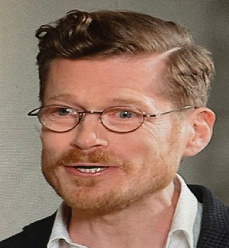 MiddleWingGone's tweet photo. Lehrer, während der Klassenarbeit: #gntm https://t.co/K5hT9IMN8j