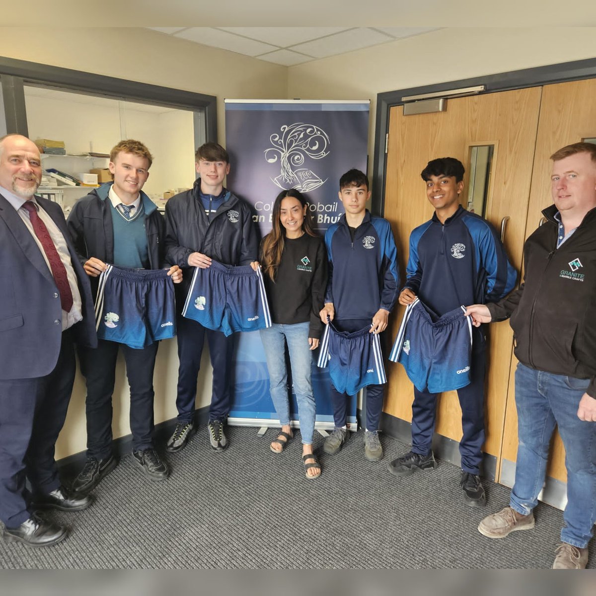 Our Junior GAA Team was presented with shorts & socks sponsored by Laura and Chris from Granite & Marble Crafts. The Junior Boys reached a North Leinster Final this year. Thank you to Granite and Marble Craft for their sponsorship and to Grants Clothing for supplying the gear💙
