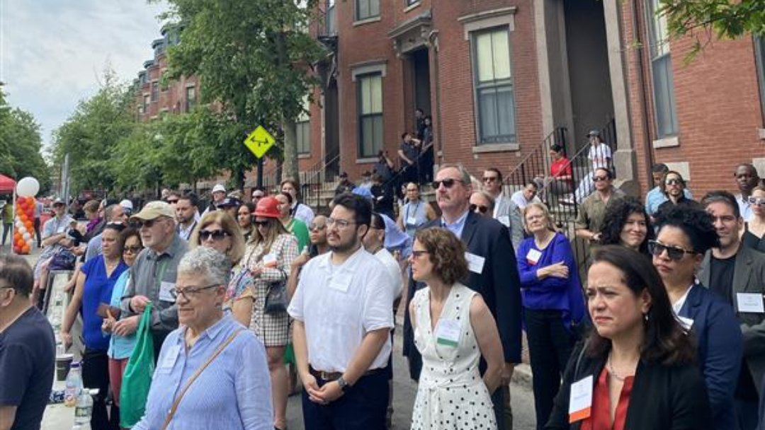 IBA_Boston's tweet image. Today we marked a historic milestone with the groundbreaking of La CASA: The Center for Arts, Self-determination, and Activism. This project will establish New England’s largest Latinx cultural hub, creating a permanent venue for the expression of art and stories. #LetsBuildIt