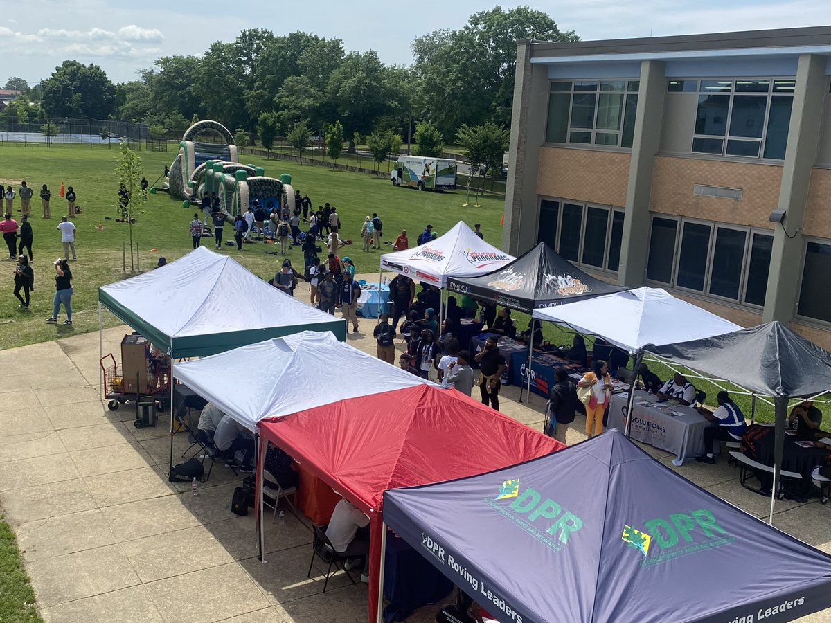 DCHumanRights's tweet photo. @DCHumanRights Youth Bullying prevention program joined @safedc at @johnsonmiddledc for their community pop up to share resources &amp;  help our youth learn more about personal and public safety.

Learn more about our Youth Human Rights Ambassador Program at https://t.co/bie8IOufMQ https://t.co/XZVs3MrXS3