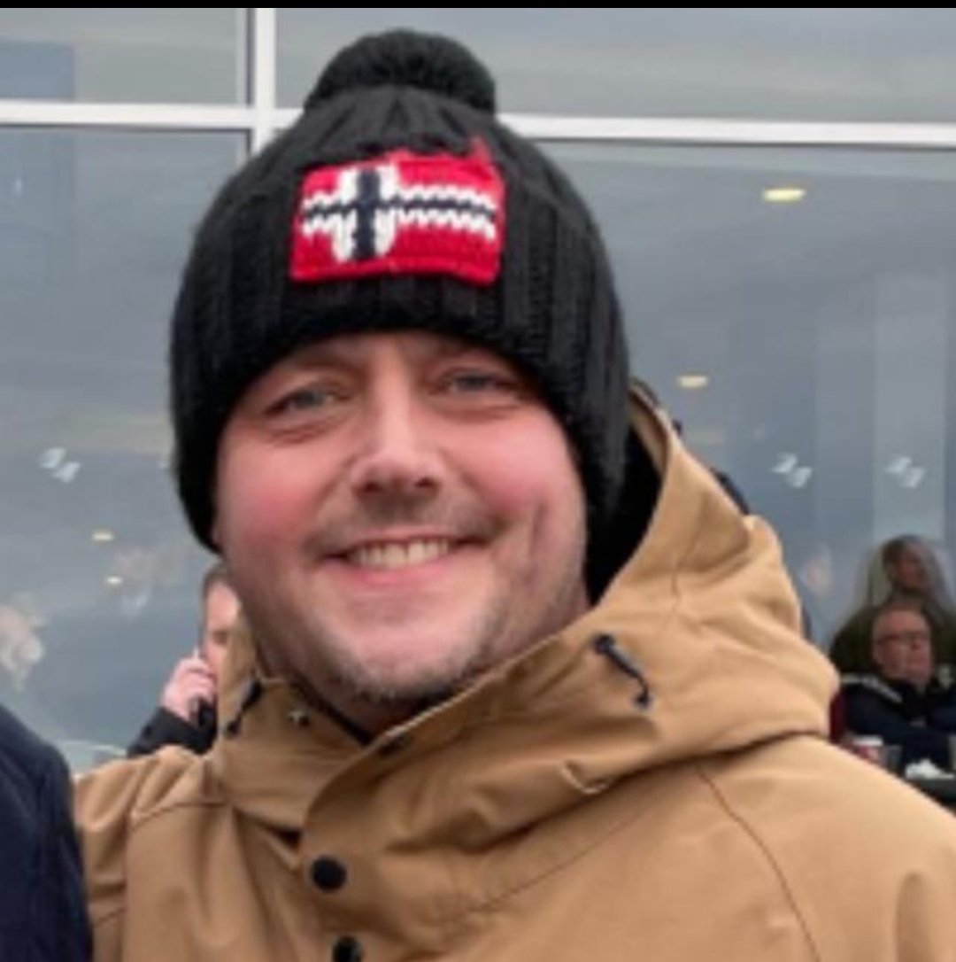 A whole year since my best mate slipped away.
Never forgotten.