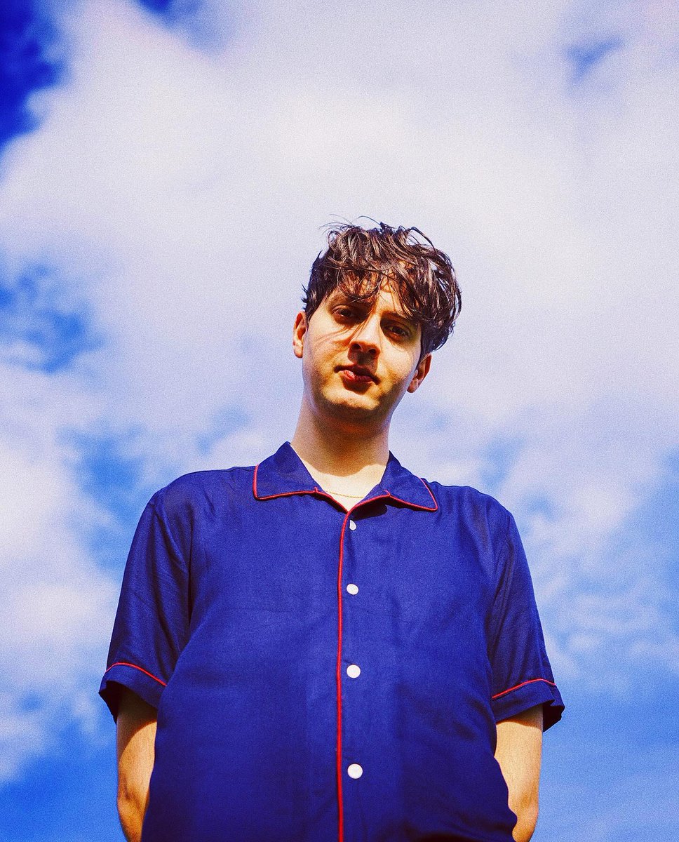 Roosevelt (@iamroosevelt__) on Twitter photo see you at <a href="/Primavera_Sound/">Primavera Sound</a> in a week! can‘t wait to see you in Barcelona and to be part of this incredible festival again 🇪🇸
my new single 'AUTOMATIC' is out for 24h now, thank you all for the support 💕 see you at <a href="/Primavera_Sound/">Primavera Sound</a> in a week! can‘t wait to see you in Barcelona and to be part of this incredible festival again 🇪🇸
my new single 'AUTOMATIC' is out for 24h now, thank you all for the support 💕