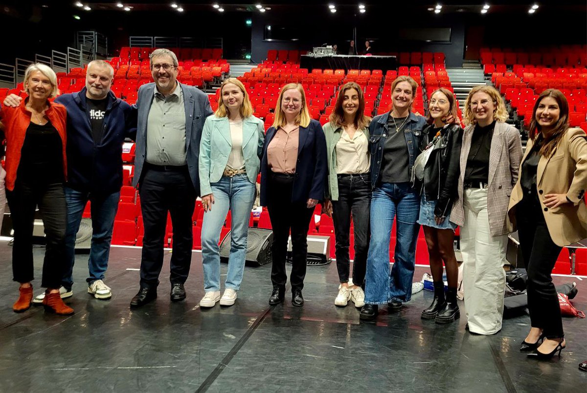 ErsiliaSoudais's tweet image. Félicitations à tous les candidats du concours Eloquentia à #Villeparisis pour la qualité de leurs prestations et la force de leurs propos.

"Je veux que mes idées soient plus fortes que mon désespoir" : ces mots d'une grande maturité sont ceux de Lalena, la gagnante du concours.