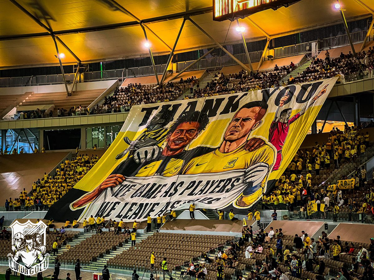 CURVAGOLD's tweet photo. أتيتم كلاعبين وغادرتم كمشجعين 

We came as players we leave as fans

💛🟡⚫️ https://t.co/VtIRTMkQnd