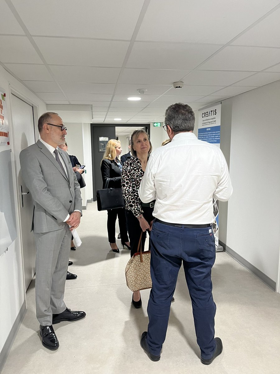 La Préfète Fabienne BUCCIO visitait aujourd’hui l’<a href="/insadelyon/">INSA Lyon</a> pour découvrir les projets de cette école, symbole de l’excellence de l’ingénierie française, soutenue par l’Etat:
➡️laboratoires de recherche et d’innovation
➡️centre de créativité et d’entrepreneuriat
➡️vie étudiante
