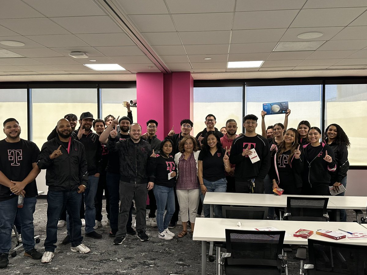 Kevin Murray (@kevinmurray3) on Twitter photo Another awesome Training with <a href="/Dfelix01Dina/">Dina Felix</a> Assurant and Zagg!! This team is ready to WIN!! <a href="/InMeeksOpinion/">Micaela Fryar</a> <a href="/rwashley1/">Rob Ashley</a> <a href="/MichaelThinger/">Michael Thinger</a> Another awesome Training with <a href="/Dfelix01Dina/">Dina Felix</a> Assurant and Zagg!! This team is ready to WIN!! <a href="/InMeeksOpinion/">Micaela Fryar</a> <a href="/rwashley1/">Rob Ashley</a> <a href="/MichaelThinger/">Michael Thinger</a>