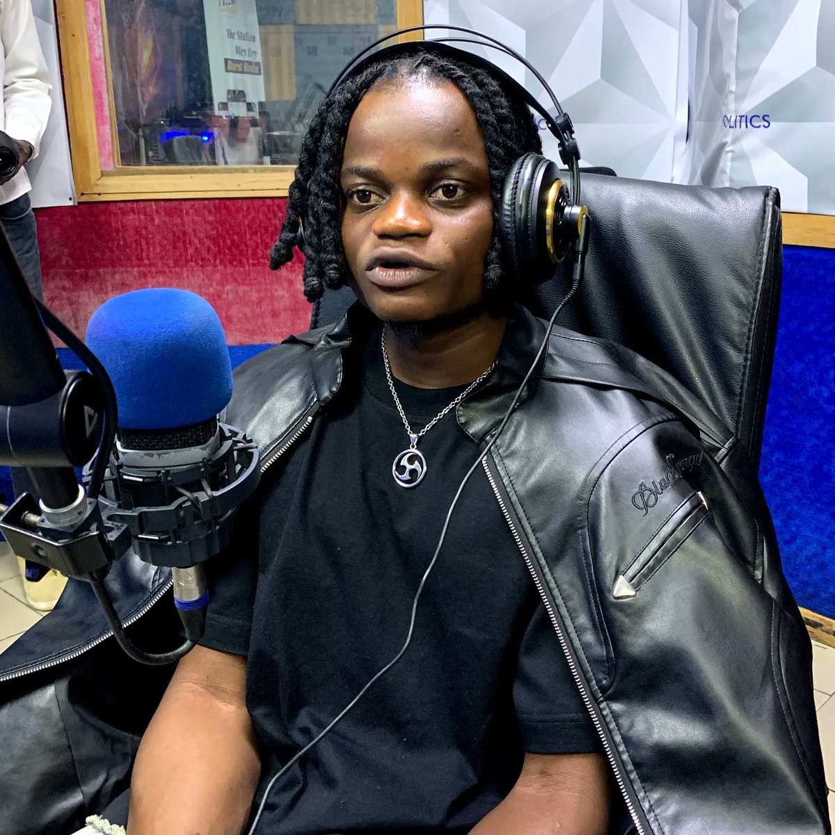 IFM923's tweet photo. Today | Lunchtime

Laey came on the show to share is amazing musical journey. 

#laey #nigerianmusician #naijamusic #afrobeats #music #lovecriminallaey #amapiano #musicvibes #singer #YourNo1FamilyRadio https://t.co/1s2AyYlepy