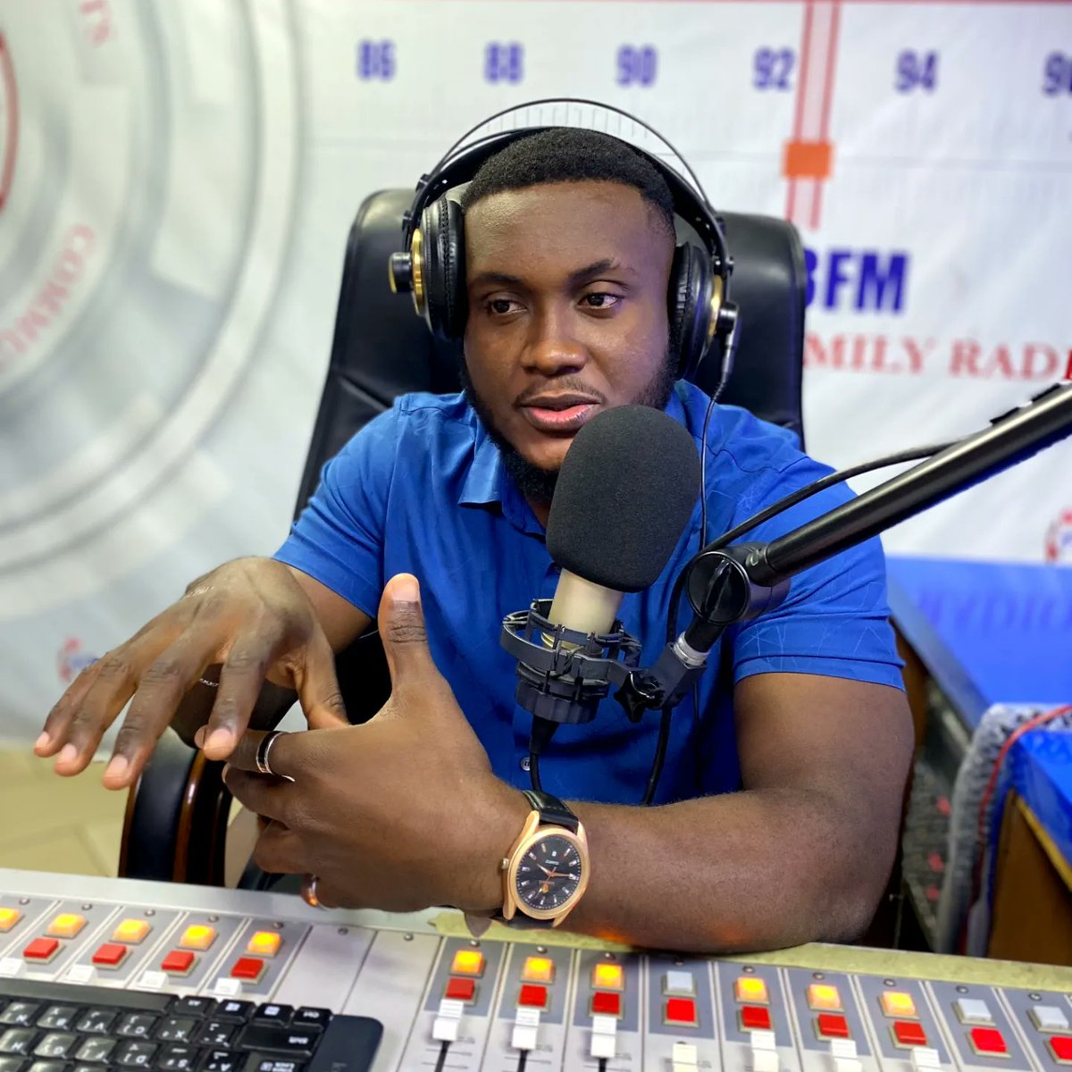 IFM923's tweet photo. Today | Lunchtime

Laey came on the show to share is amazing musical journey. 

#laey #nigerianmusician #naijamusic #afrobeats #music #lovecriminallaey #amapiano #musicvibes #singer #YourNo1FamilyRadio https://t.co/1s2AyYlepy