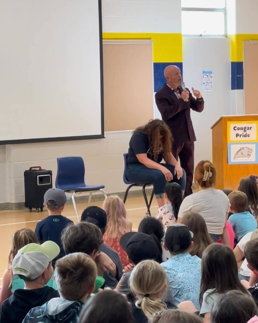 Dan_Wendler's tweet photo. The last day of 2023-24 was a memorable one! We had our Talent Show where we were surprised by Mentalist Brian Imbus (who hypnotized Ms. Newhouse), a visit from a baby deer, the 5th Grade egg drop challenge and some karaoke on the playground! Have a super summer Cougars! 🐾 ☀️ … https://t.co/UAC5GE7QRK
