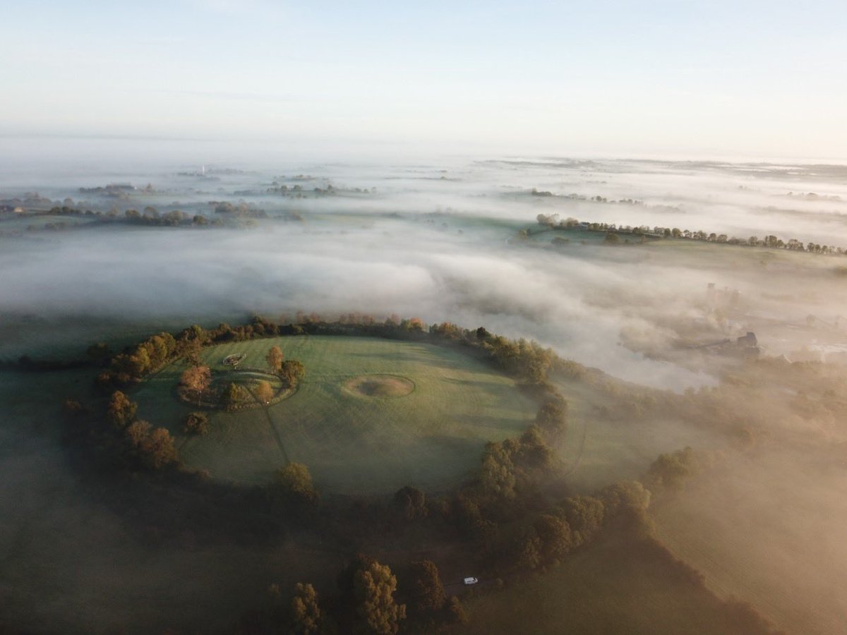 UlsterArcSoc's tweet photo. Our next UAS lecture is Monday 27/05 at 19.30 with @papgleeson talking about new findings at Navan Fort. In-person &amp; online (Zoom-members, YT-https://t.co/8UUFvO4s8K). This lecture will not be posted to our YT after. Hope to see you there! https://t.co/dqFEnga8kW