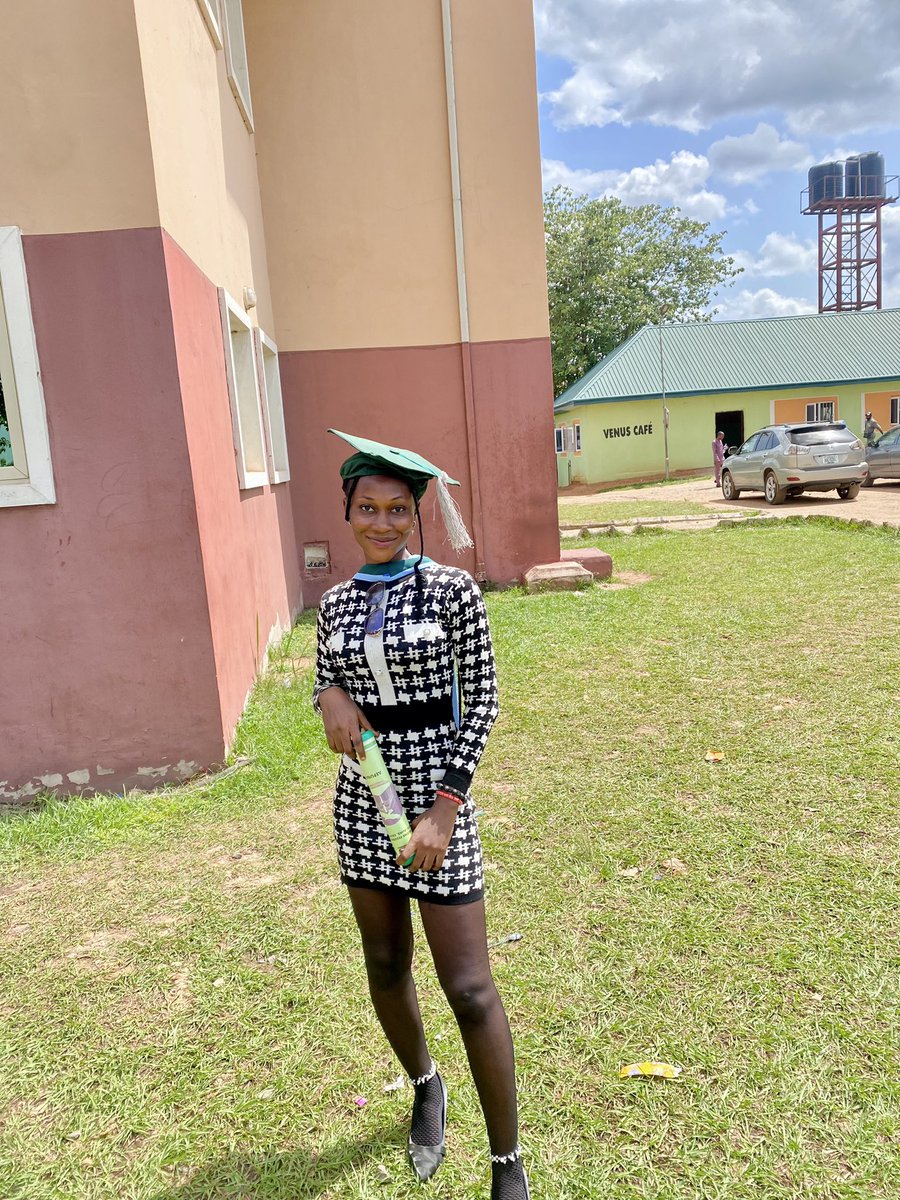 Iam_omaholuchi's tweet photo. Alex Ekwueme Federal University called for convocation but i pulled up as a fly girl 😊 to pick my second class upper (2:1) certificate with pride 

Prouda myself 🤩

Congratulations to all class of 2021 https://t.co/8IyhsaJh7T