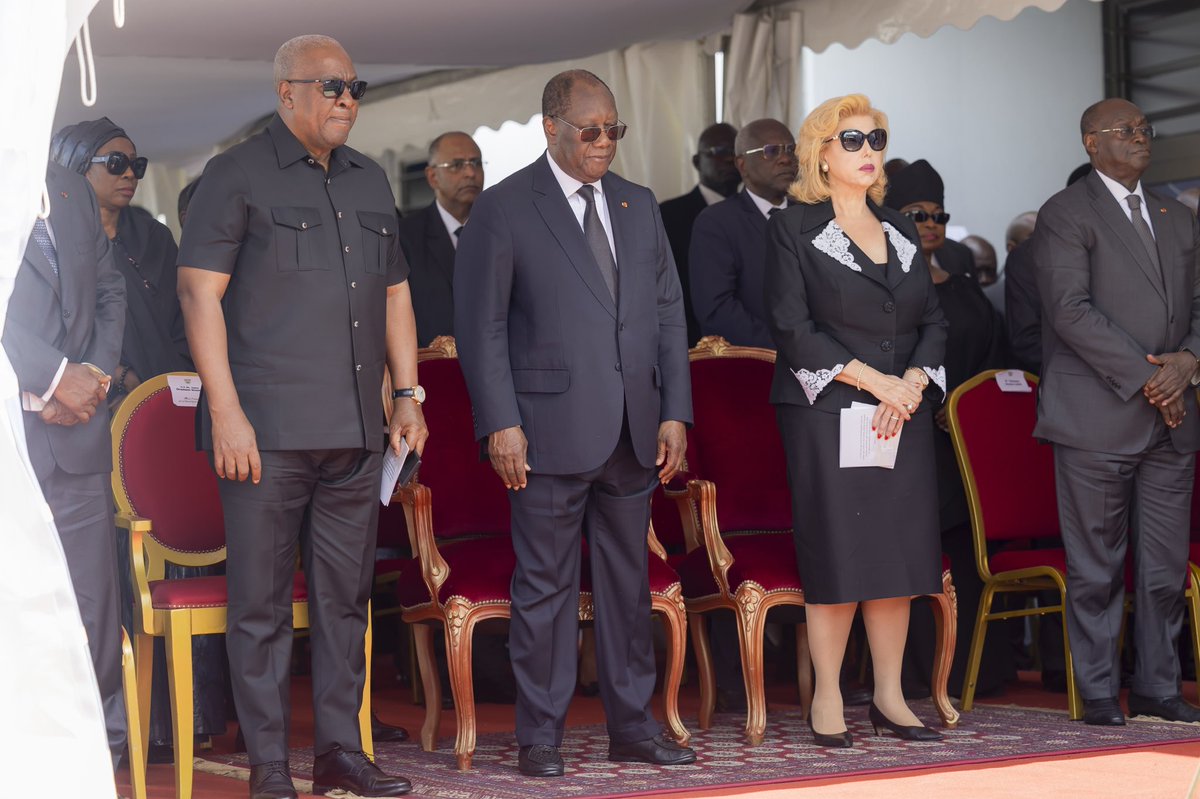 Moments d’émotion, de recueillement et de prières, ce jeudi, à la Cathédrale Saint-Paul d'Abidjan, à l'occasion de la levée du corps de mon aîné, le Président Henri Konan Bedié, homme d’Etat et homme politique engagé.⤵️