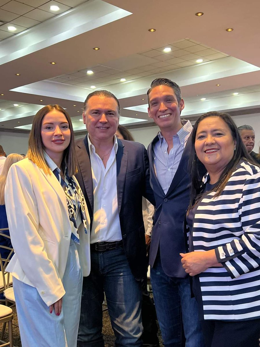 MARTHARUBIOO's tweet photo. ¡Hoy asistí a la presentación del plan de gobierno “Reynosa al 100” de Luis “Cachorro” Cantú, Candidato a la Presidencia Municipal de la Coalición Pan-Pri donde dio a conocer alternativas de solución a los problemas de Reynosa y lograr la modernización de los servicios! 💙🐾❤️ https://t.co/JSRflfwhcD