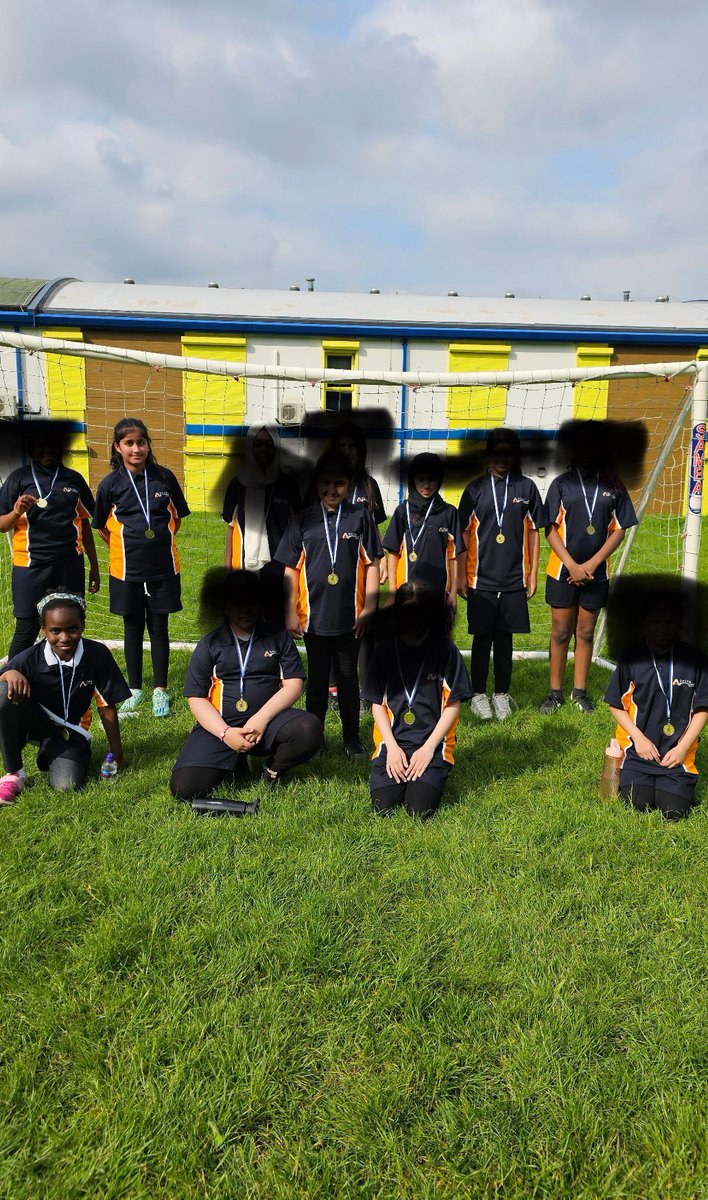 Champions! 🏆🏅

We played in a tournament against Greengates this week. Our Southmere A team won all their games! A fantastic event, and even better sportsmanship shown from all. Well done! 👏🏽

@DeltaSouthmere @MrsBinnsSMPA 

#DeltaPupils #SouthmereGirls #SportsSpotlight