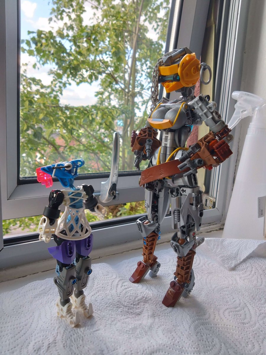 shorjok's tweet photo. Pristal Palterbaze WIP #bionicle #lego https://t.co/92HqE3M8xM