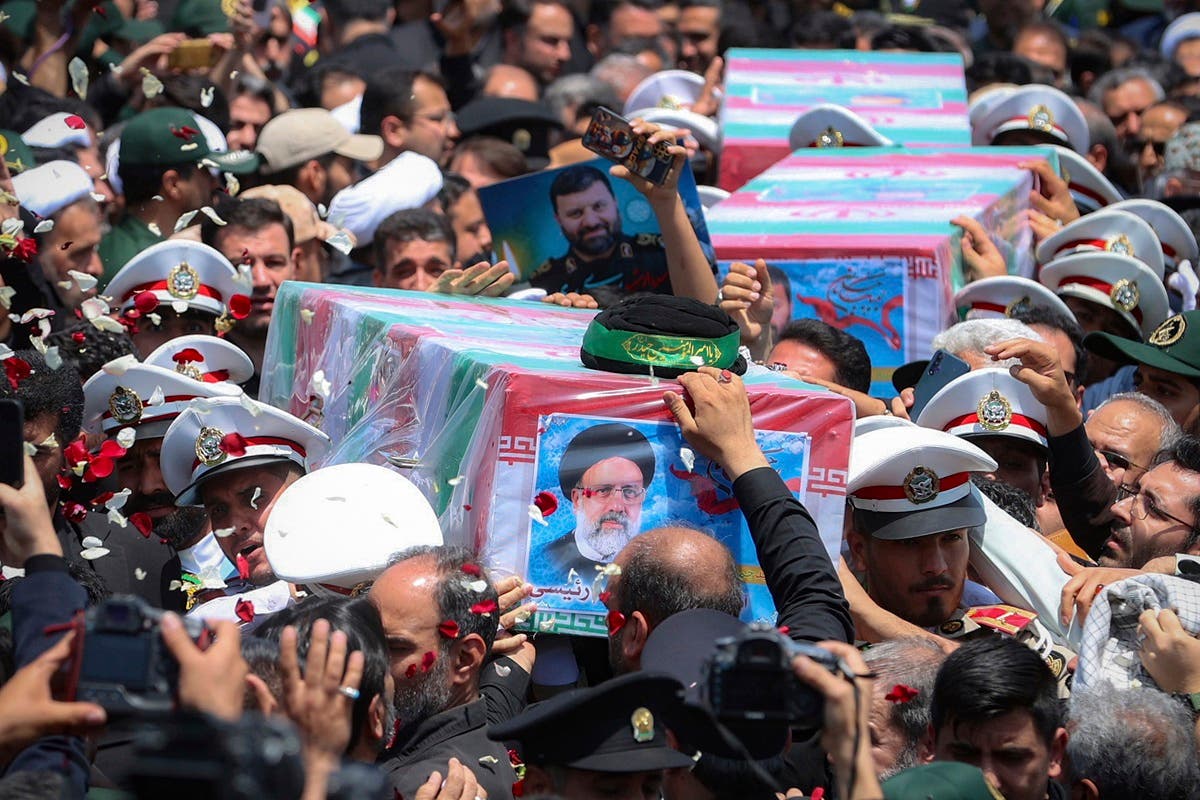 ElDia_do's tweet photo. Irán se prepara para enterrar a Raisi en el sitio más sagrado para los musulmanes chiíes 

https://t.co/DCIsuqAT6p 

#Ebrahim #EbrahimRaisi #entierro #funeraldeEstado #iran #Raisi https://t.co/9vvEoq6md9