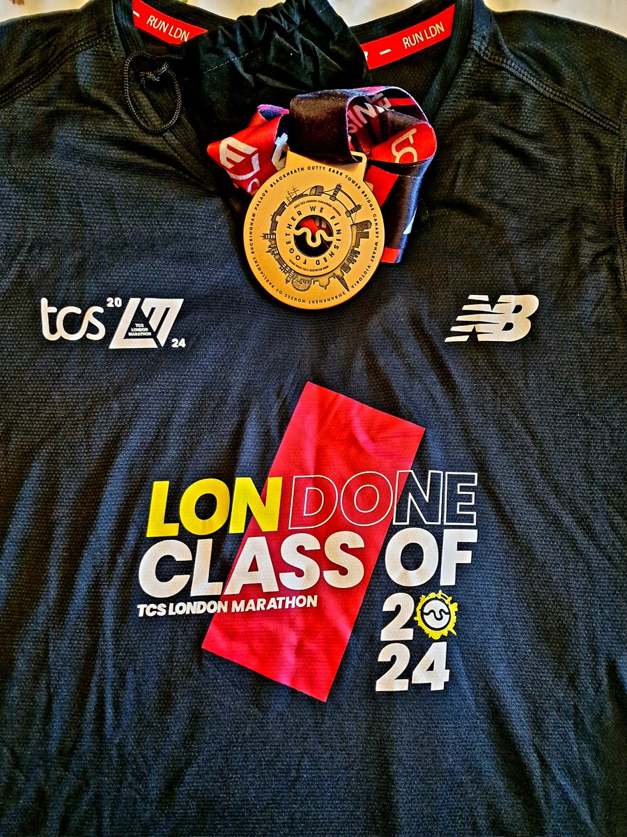 FINALLY, my medal &amp; t-shirt arrived 🥳🏅 Completing the #VirtualLondonMarathon proof is here! 🤣 Running for <a href="/YorkSamaritans/">York Samaritans</a> on behalf of <a href="/PockPrep/">Pocklington Prep</a> with our 3 day running weekend in April 🤩 #weruntogether 🏃‍♀️🏃‍♂️