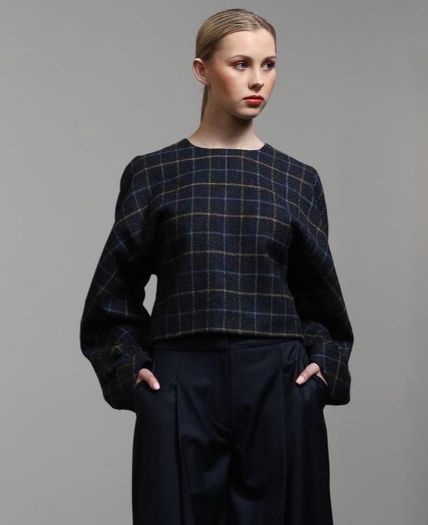 CIFDtweets's tweet photo. Style from @ejaygriffin #irishfashion #wool #tweed #top #trousers #pockets #smartcasual #naturalfibres #ecofashion #sustainablefashion #slowfashion #IrishFashionArt #ejaygriffin #irishdesign #CIFD https://t.co/e2NwXrY6It