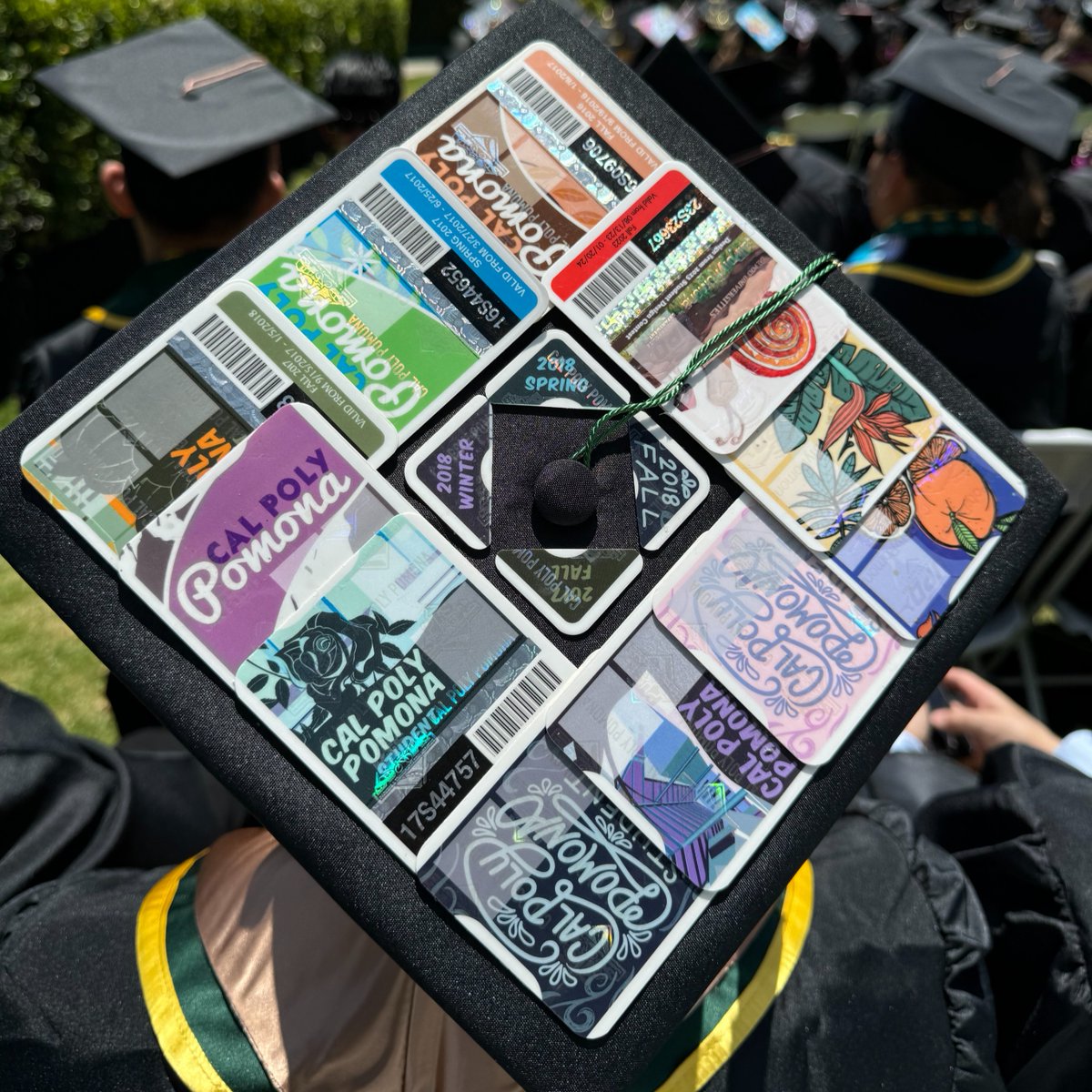calpolypomona's tweet image. Our 3rd annual commencement mortarboard tournament has a winner! 🎓🎉
This marvelous Minecraft mortarboard created by a #CPPgrad from the Collins College emerged victorious from 4 rounds of voting to take home the title! 🏆
2024 mortarboard gallery: bit.ly/3KciSbJ