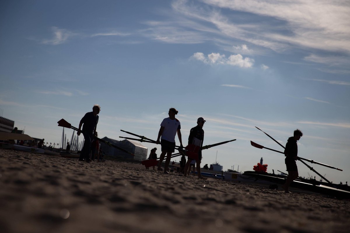 J-1 avant le début des championnats de France d'aviron de mer à Dunkerque !  

Des sourires, du sable, du soleil ! Que demander de plus 😍

----
@MAIF @CNR_Officiel @Dunkerque 
#championnatsdefrance #avirondemer #dunkerque